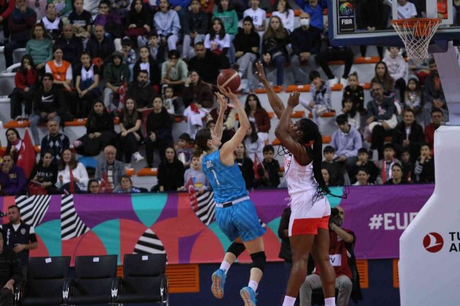 Türkiye, Slovenya Engelini Aştı