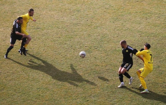 Bayburt Özel İ̇darespor Kendi Evinde 7- 0 Yenildi