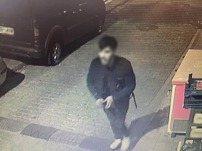 Önce Anahtarı, Sonra Otomobili Çaldı