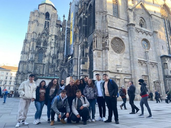 Cunda Mtal Öğrencileri Prag’dan Döndü