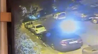 Kadıköy’de Kasklı Şahıs, Önce Otomobilin Camını Kırdı Ardından Otomobilin Hayalet Göstergesini Çaldı