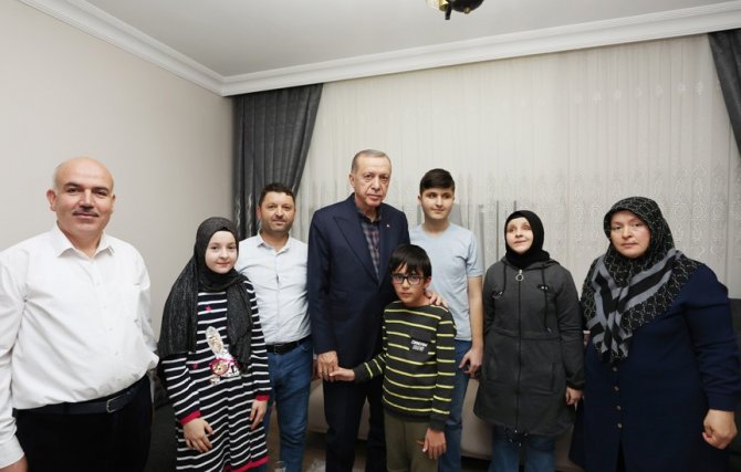 Cumhurbaşkanı Erdoğan’ın Ziyaret Ettiği Hafız Ravzanur’un Hedefi Külliyede Kur’anı Kerim Okumak
