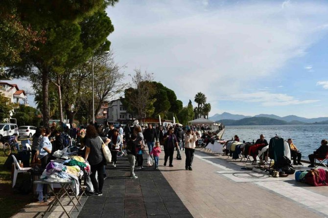 Köyceğiz’de Kasım Ayı İkinci El Pazarı Kuruldu