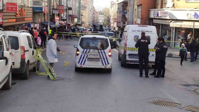 Küçükçekmece’de Kız Kaçırma Kavgası Kamerada: 3 Yaralı