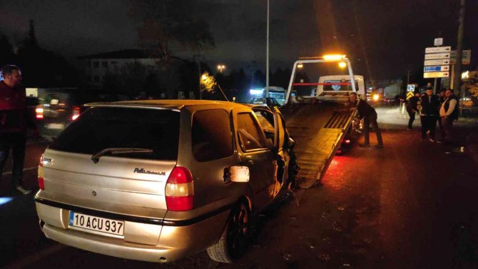 Kocaeli’de Seyir Halinde Tartışan İki Otomobil Sürücüsü Çarpıştı: 1’i Ağır 5 Yaralı
