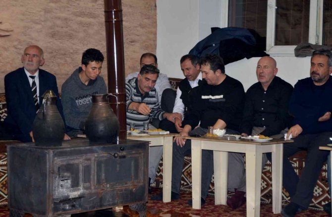 ‘Şiir Köylerde’ Programının Üçüncüsü Dadaşköy’de Gerçekleştirildi