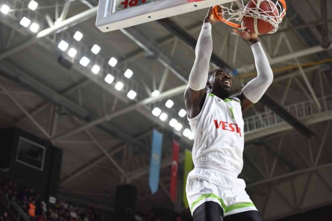 Basketbol Süper Ligi: Manisa Bbsk: 74 - A. Efes: 95