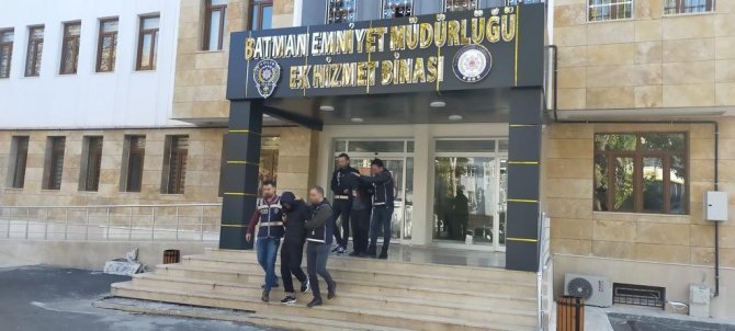 Batman’da 2 Hırsızlık Şüphelisi Tutuklandı