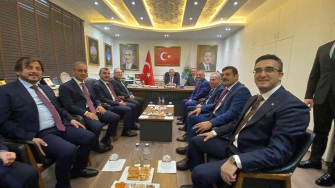 Bakan Bozdağ Belediyeyi Ziyaret Etti