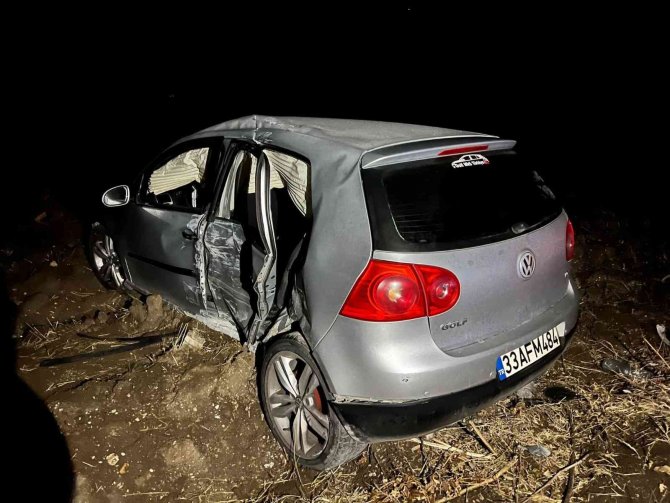 Tırın Çarpıp Şarampole Savurduğu Otomobilde 5 Kişi Yaralandı