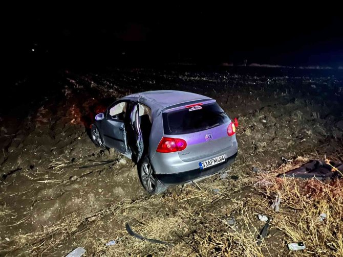 Tırın Çarpıp Şarampole Savurduğu Otomobilde 5 Kişi Yaralandı