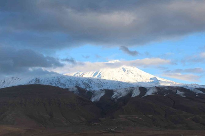 ’Türkiye’nin Çatısı’ Yeniden Beyaza Büründü