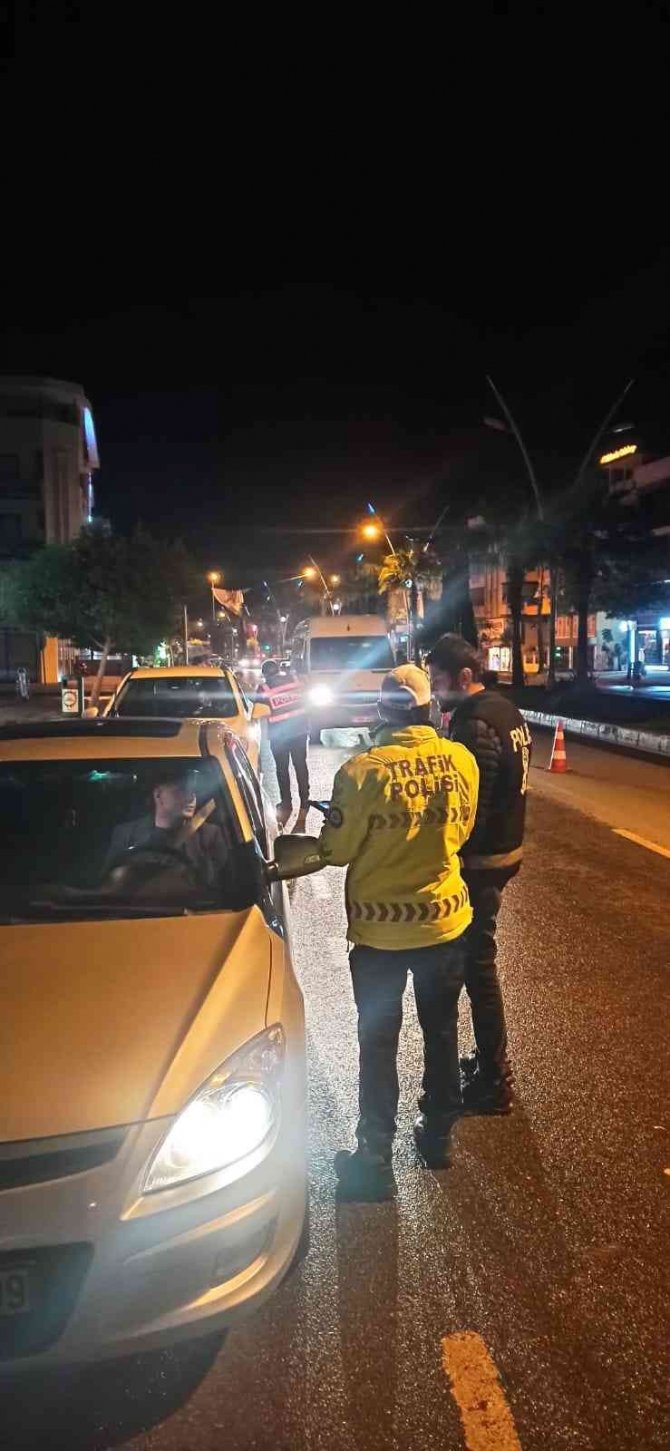 Antalya’da 7 İlçede Eş Zamanlı Umuma Açık Yerler Ve Yol Denetimi