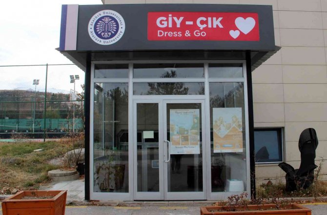 İ̇htiyacı Olan Öğrencilere, Bu Mağazada Ki Bütün Ürünler Ücretsiz