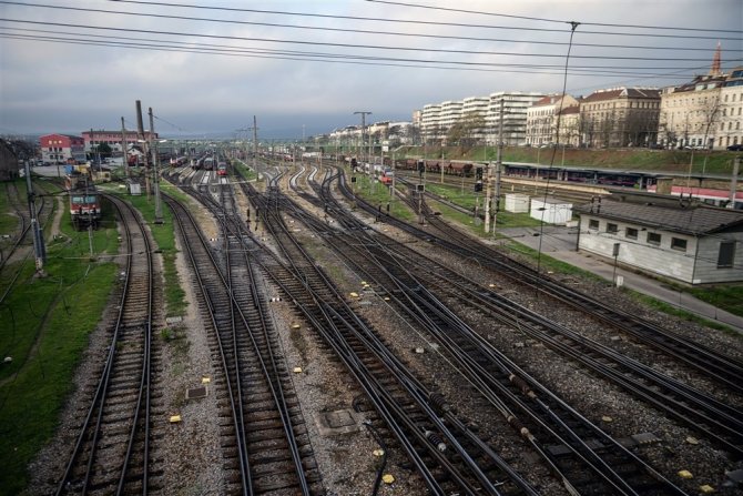 Avusturya’da Demiryolu İşçileri Greve Gitti