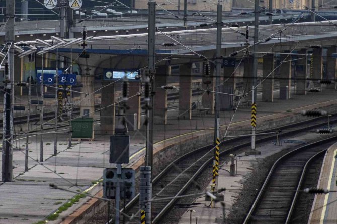 Avusturya’da Demiryolu İşçileri Greve Gitti