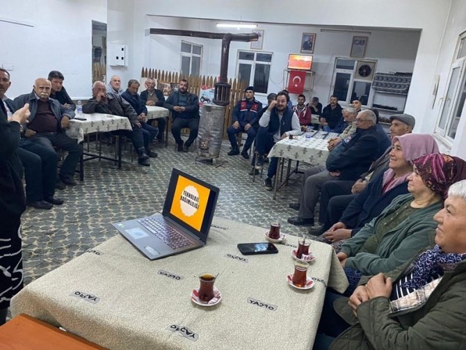 Karacasulu Vatandaşlar Teknoloji Bağımlığına Karşı Bilgilendirildi