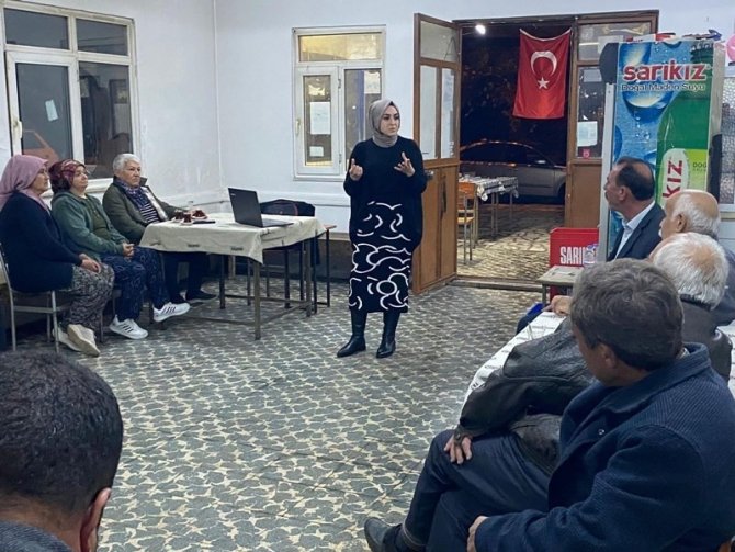 Karacasulu Vatandaşlar Teknoloji Bağımlığına Karşı Bilgilendirildi