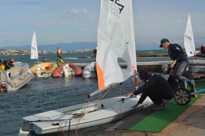 Ayvalık’ta Yelken Ligi Ilca İlk Etap Yarışları Başladı