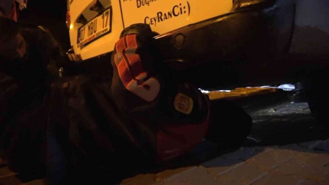 Isınmak İçin Girdiği Motor Bölümünde Mahsur Kalan Kedi Kurtarıldı