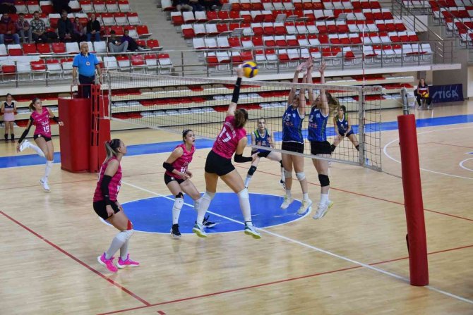 Bozüyük Belediyesi Eğitim Ve Spor Kulübü: 3 , Eskişehir Tepebaşı Gençlik Spor: 0