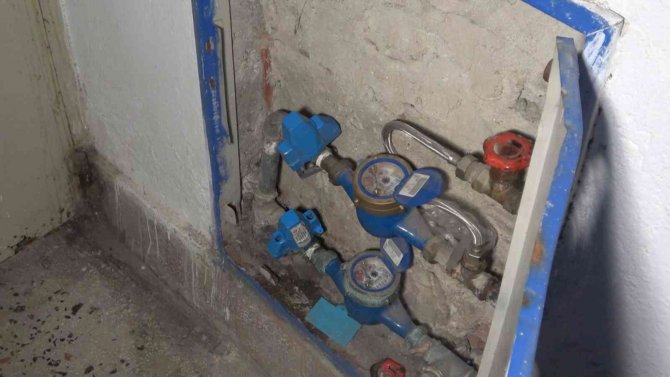 Ev Sahibi Çıkarmak İstediği Kiracılarını Karanlıkta Susuz Ve Elektriksiz Bıraktı