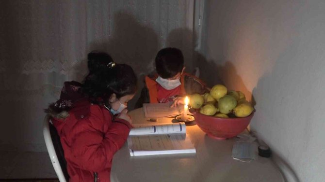 Ev Sahibi Çıkarmak İstediği Kiracılarını Karanlıkta Susuz Ve Elektriksiz Bıraktı
