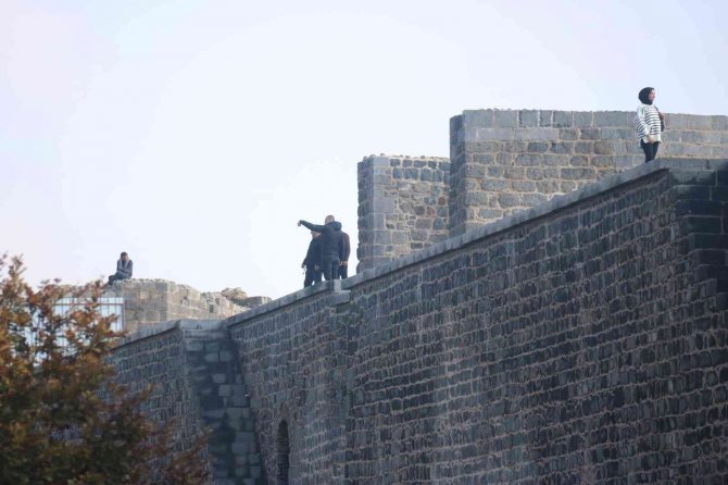 5 Bin Yıllık Surlarda Bariyerler Kaldırıldı, Vatandaşın Fotoğraf Çılgınlığı Başladı