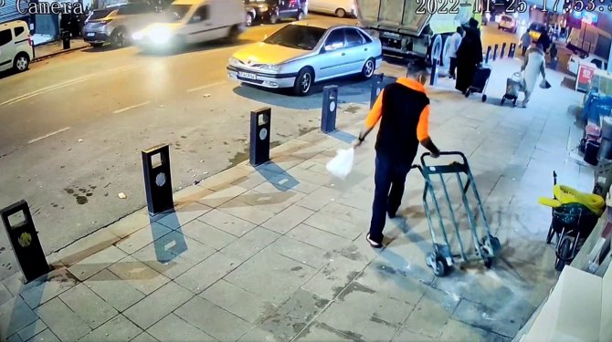 Sultangazi’de Nalbur Önündeki El Arabasını Çaldı