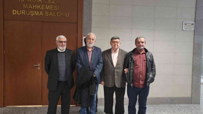 Kapatılan Zaman Gazetesinin Eski Yazarlarına Hapis Cezası