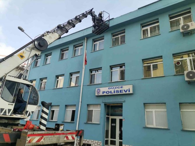 Yıkılan Bacaların Kaldırılması Sürüyor