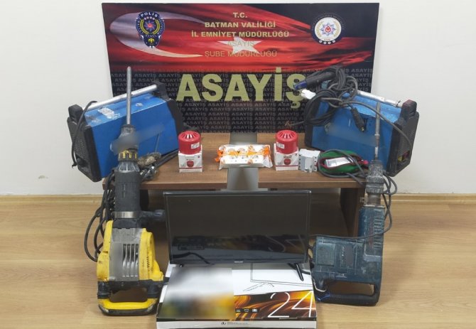 Batman’da 2 Hırsızlık Şüphelisi Tutuklandı