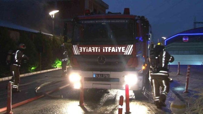Esenyurt’ta Plastik Fabrikasında Yangın
