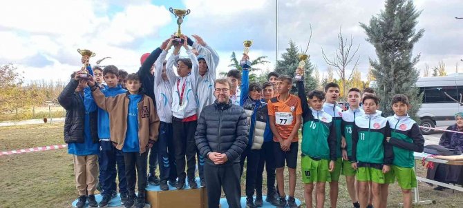 Okul Sporları Kros Müsabakaları Sona Erdi