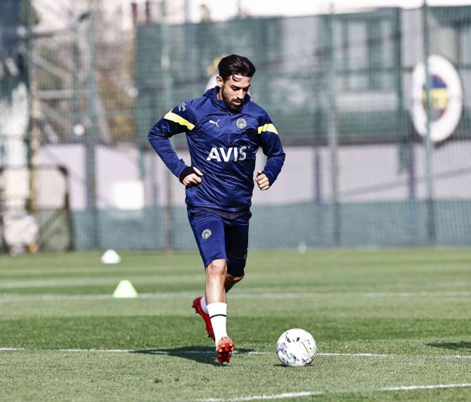 Fenerbahçe’de Altay Ve Szalai Takıma Katıldı