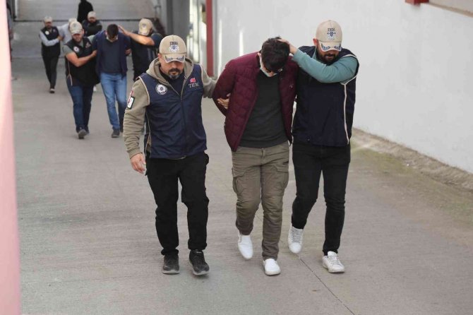 Adana’da Fetö Soruşturması: 10 Şüpheli Tutuklandı, 62 Adli Kontrol