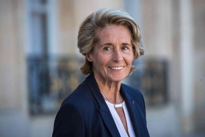 Fransa Bölgesel Uyum Bakanı Cayeux, İstifa Etti