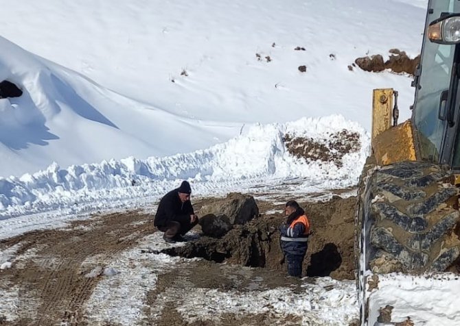 Kar Altında Yapılan Çalışmayla Kente Su Verildi