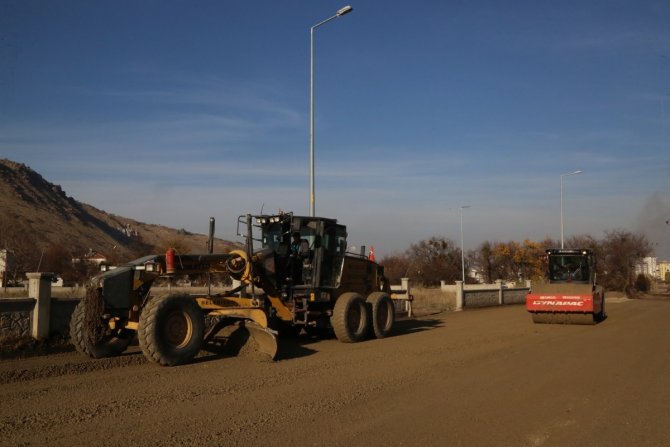 Melikgazi Belediyesi Altınoluk Mahallesi’nde Asfalt Çalışmasına Başladı