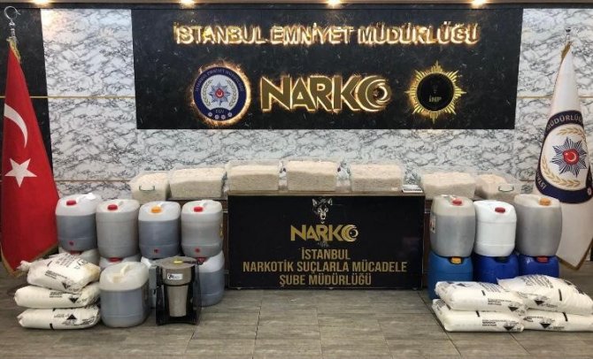 Bakan Soylu, İ̇stanbul’da Yarım Tondan Fazla Metamfetamin Ele Geçirildiğini Açıkladı