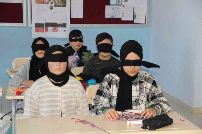 Bu İlçede Tüm Öğrenciler Bir Saatliğine Engelli Oldu