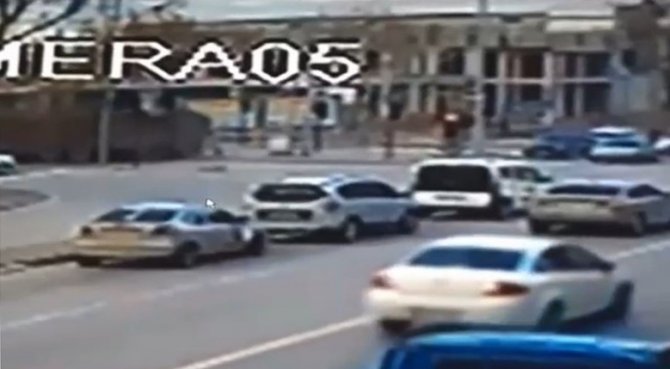 Bursa’da Kamyonun Devrilme Anı Kameralarda