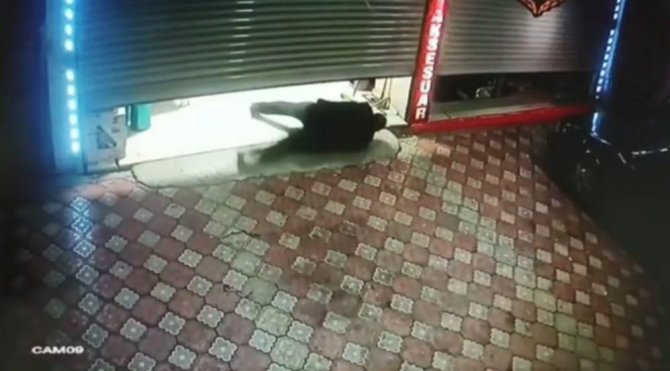 Çantasını İş Yerinde Unuttu, Film Sahnelerini Akla Getiren Görüntü Ortaya Çıktı