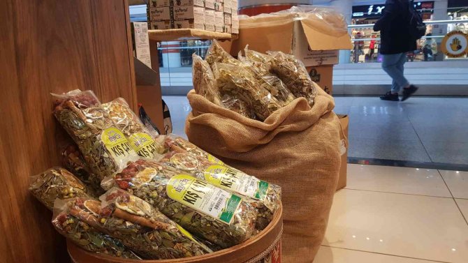 Kilosu 250 İle 400 Lira Arasında Değişen Ihlamur Vatandaşların Vazgeçilmezi Oldu