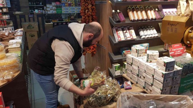 Kilosu 250 İle 400 Lira Arasında Değişen Ihlamur Vatandaşların Vazgeçilmezi Oldu