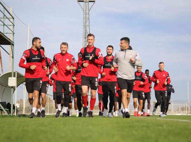 Sivasspor Hücum Ve Savunma Çalıştı