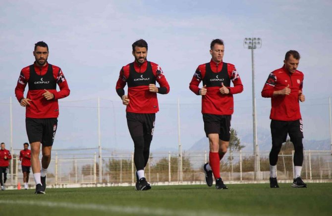 Sivasspor Hücum Ve Savunma Çalıştı