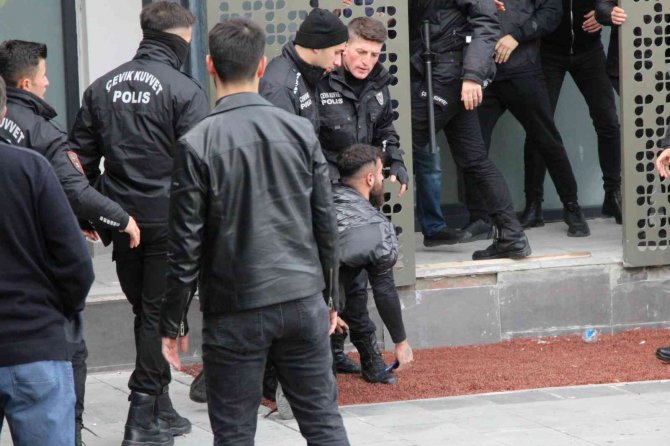 Saha İçerisindeki Gerginlik Kavgaya Dönüştü