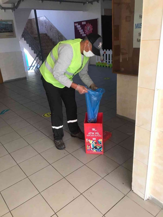 Kemer’de Atık Piller Geri Dönüşüme Kazandırılıyor