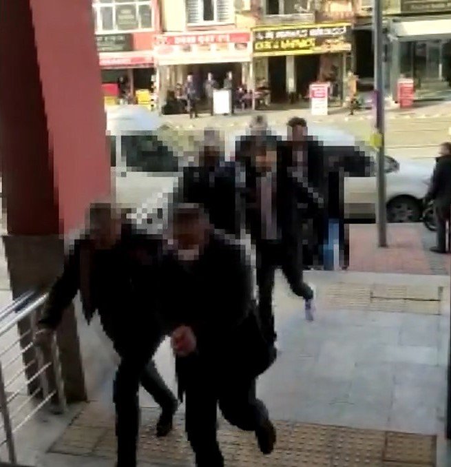 Kocaeli’nde Terör Propagandası Yapan 10 Kişi Tutuklandı